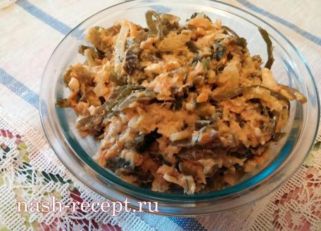 Морская капуста с рыбной консервой | кулинарный рецепт